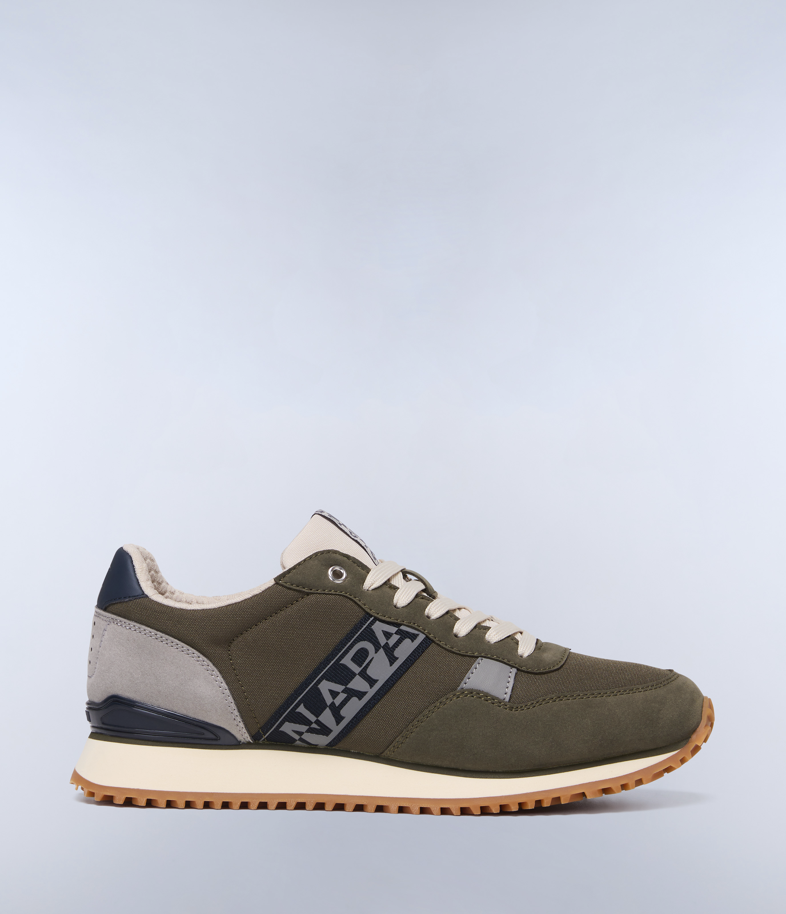 Cosmos Trainers